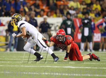 Thumbnail 2 in Kahuku vs. Punahou (HHSAA D1 Final) photogallery.