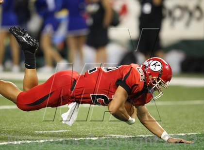 Thumbnail 3 in Kahuku vs. Punahou (HHSAA D1 Final) photogallery.