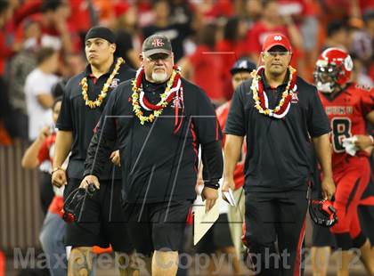 Thumbnail 2 in Kahuku vs. Punahou (HHSAA D1 Final) photogallery.