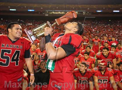 Thumbnail 1 in Kahuku vs. Punahou (HHSAA D1 Final) photogallery.