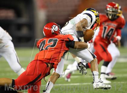 Thumbnail 1 in Kahuku vs. Punahou (HHSAA D1 Final) photogallery.