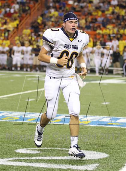 Thumbnail 1 in Kahuku vs. Punahou (HHSAA D1 Final) photogallery.