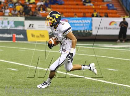 Thumbnail 2 in Kahuku vs. Punahou (HHSAA D1 Final) photogallery.