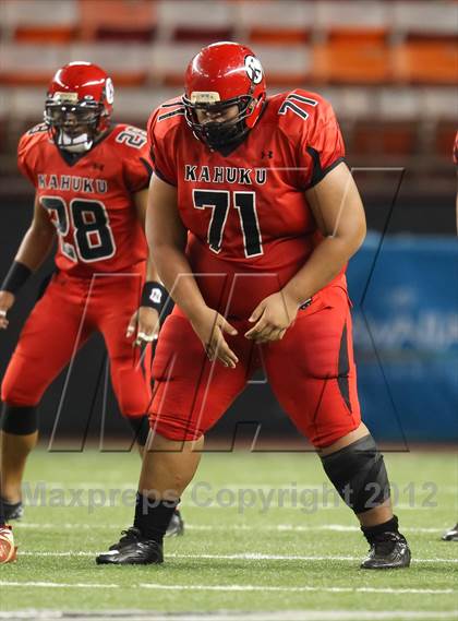 Thumbnail 1 in Kahuku vs. Punahou (HHSAA D1 Final) photogallery.