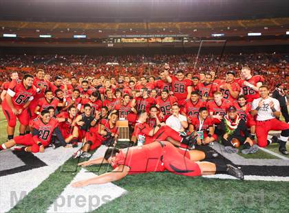Thumbnail 3 in Kahuku vs. Punahou (HHSAA D1 Final) photogallery.