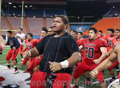 Thumbnail 3 in Kahuku vs. Punahou (HHSAA D1 Final) photogallery.