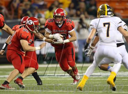 Thumbnail 2 in Kahuku vs. Punahou (HHSAA D1 Final) photogallery.