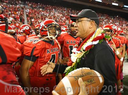 Thumbnail 1 in Kahuku vs. Punahou (HHSAA D1 Final) photogallery.