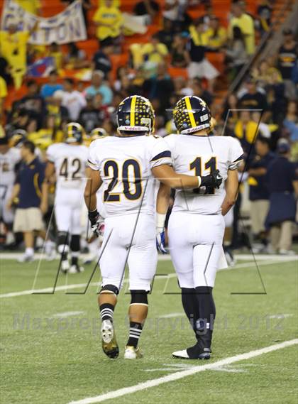 Thumbnail 1 in Kahuku vs. Punahou (HHSAA D1 Final) photogallery.