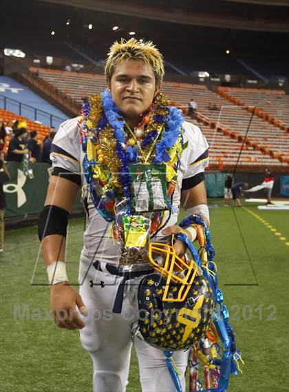 Thumbnail 1 in Kahuku vs. Punahou (HHSAA D1 Final) photogallery.