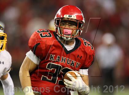 Thumbnail 1 in Kahuku vs. Punahou (HHSAA D1 Final) photogallery.
