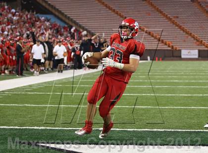 Thumbnail 1 in Kahuku vs. Punahou (HHSAA D1 Final) photogallery.