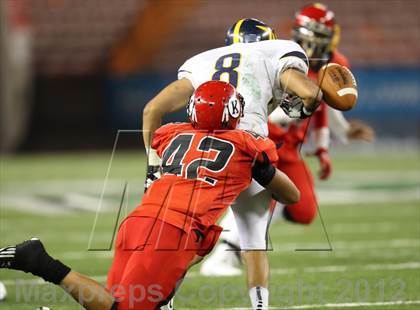 Thumbnail 3 in Kahuku vs. Punahou (HHSAA D1 Final) photogallery.