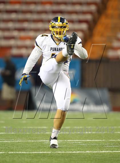 Thumbnail 2 in Kahuku vs. Punahou (HHSAA D1 Final) photogallery.