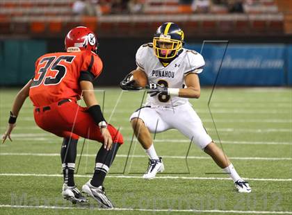 Thumbnail 2 in Kahuku vs. Punahou (HHSAA D1 Final) photogallery.