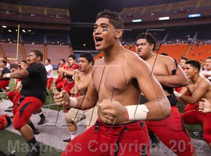 Thumbnail 1 in Kahuku vs. Punahou (HHSAA D1 Final) photogallery.