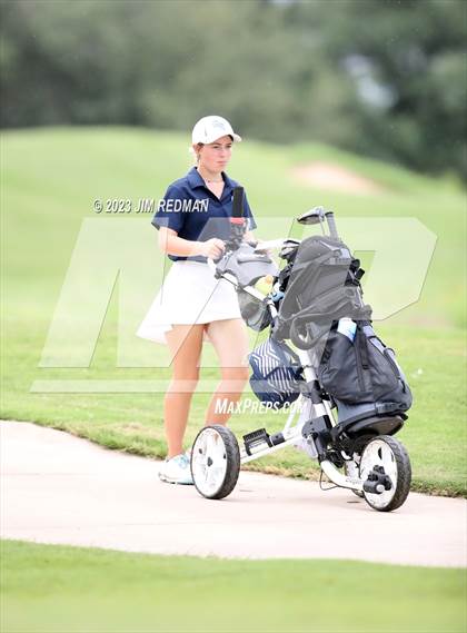 Thumbnail 2 in UIL 4A Girls Golf Finals photogallery.