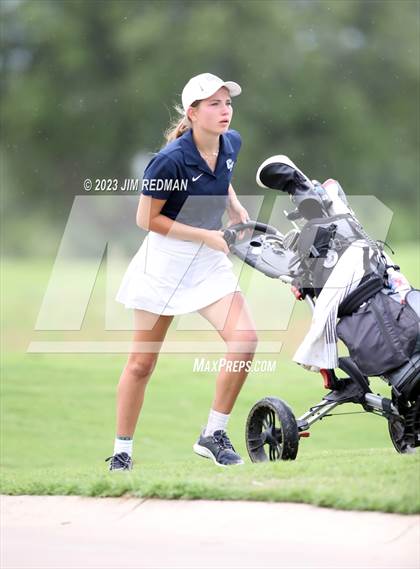 Thumbnail 3 in UIL 4A Girls Golf Finals photogallery.