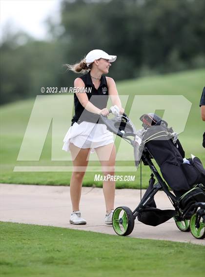 Thumbnail 1 in UIL 4A Girls Golf Finals photogallery.
