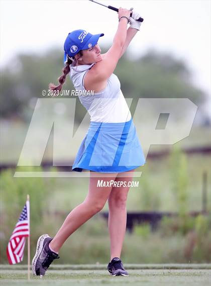 Thumbnail 3 in UIL 4A Girls Golf Finals photogallery.