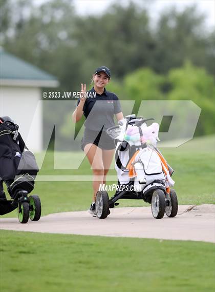 Thumbnail 2 in UIL 4A Girls Golf Finals photogallery.