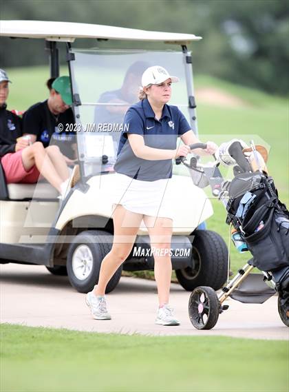 Thumbnail 1 in UIL 4A Girls Golf Finals photogallery.