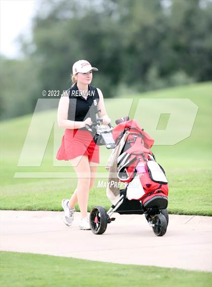 Thumbnail 1 in UIL 4A Girls Golf Finals photogallery.