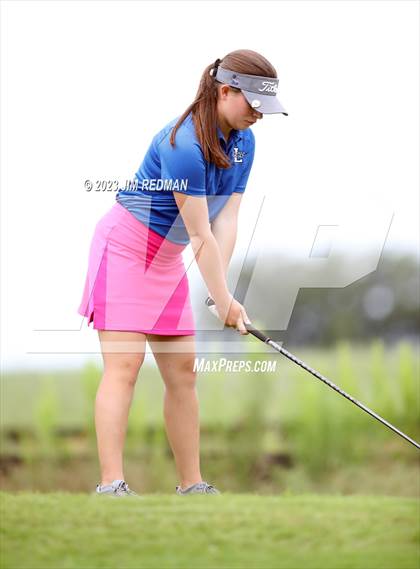 Thumbnail 2 in UIL 4A Girls Golf Finals photogallery.