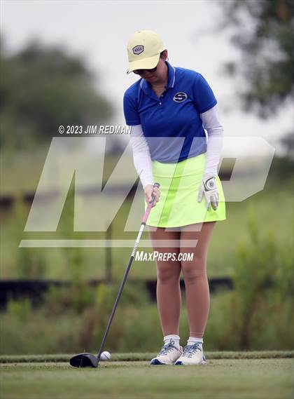 Thumbnail 2 in UIL 4A Girls Golf Finals photogallery.