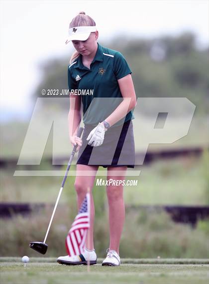 Thumbnail 3 in UIL 4A Girls Golf Finals photogallery.