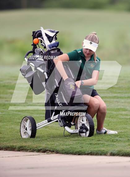 Thumbnail 3 in UIL 4A Girls Golf Finals photogallery.