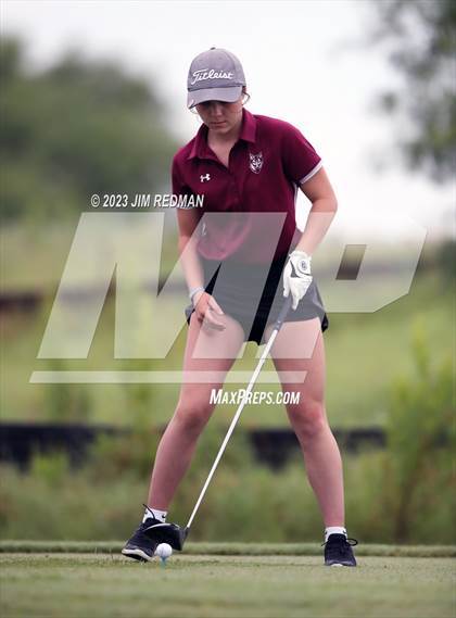 Thumbnail 1 in UIL 4A Girls Golf Finals photogallery.