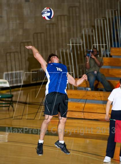 Thumbnail 3 in Long Beach vs Bellmore JFK (Section 8 Class B Final) photogallery.