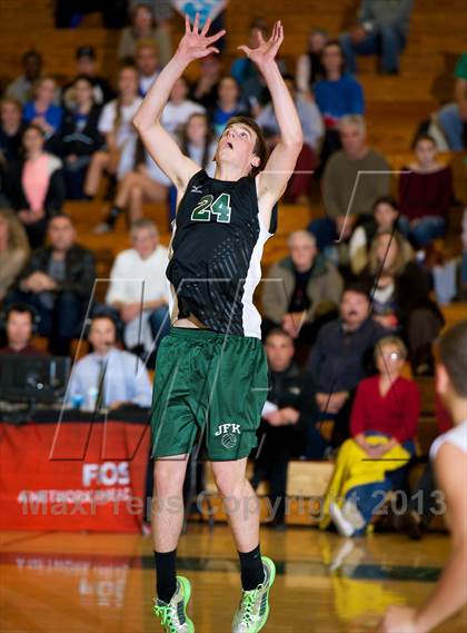 Thumbnail 3 in Long Beach vs Bellmore JFK (Section 8 Class B Final) photogallery.