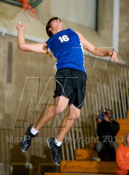 Thumbnail 2 in Long Beach vs Bellmore JFK (Section 8 Class B Final) photogallery.