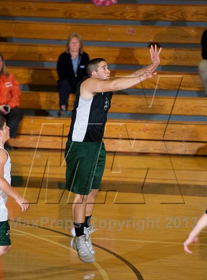 Thumbnail 3 in Long Beach vs Bellmore JFK (Section 8 Class B Final) photogallery.