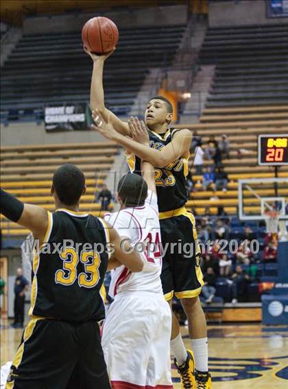 Thumbnail 3 in Bishop O'Dowd vs. St. Mary's photogallery.