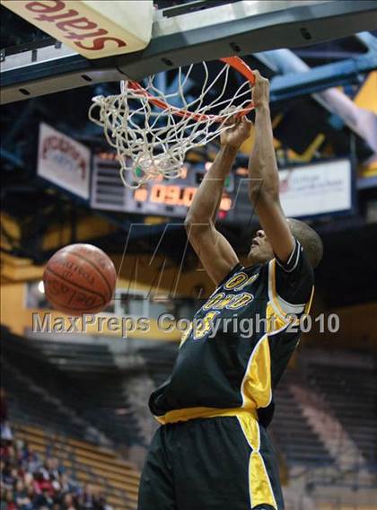 Thumbnail 3 in Bishop O'Dowd vs. St. Mary's photogallery.