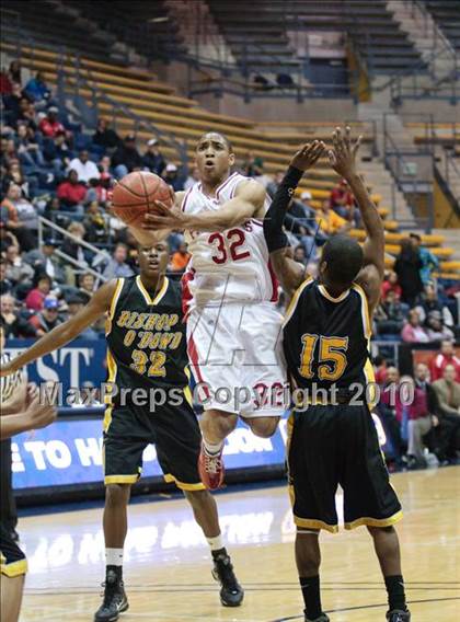 Thumbnail 3 in Bishop O'Dowd vs. St. Mary's photogallery.