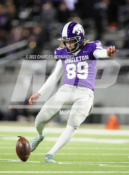 Thumbnail 3 in Angleton vs. College Station (UIL 5A Division I Area Playoff) photogallery.