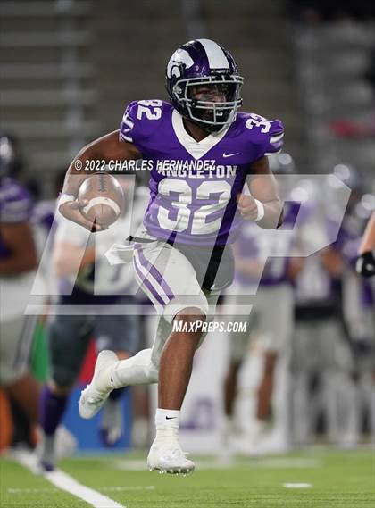 Thumbnail 2 in Angleton vs. College Station (UIL 5A Division I Area Playoff) photogallery.