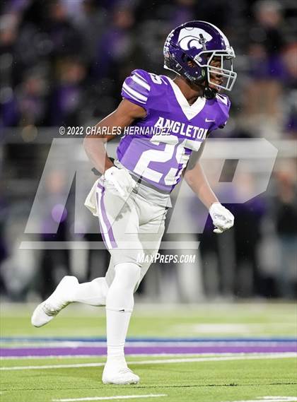 Thumbnail 3 in Angleton vs. College Station (UIL 5A Division I Area Playoff) photogallery.