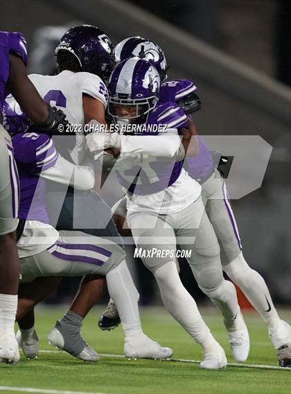 Thumbnail 3 in Angleton vs. College Station (UIL 5A Division I Area Playoff) photogallery.