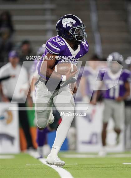 Thumbnail 3 in Angleton vs. College Station (UIL 5A Division I Area Playoff) photogallery.