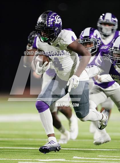 Thumbnail 2 in Angleton vs. College Station (UIL 5A Division I Area Playoff) photogallery.