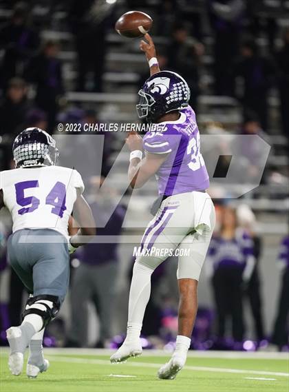Thumbnail 3 in Angleton vs. College Station (UIL 5A Division I Area Playoff) photogallery.