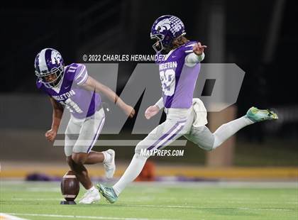 Thumbnail 2 in Angleton vs. College Station (UIL 5A Division I Area Playoff) photogallery.