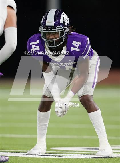 Thumbnail 1 in Angleton vs. College Station (UIL 5A Division I Area Playoff) photogallery.