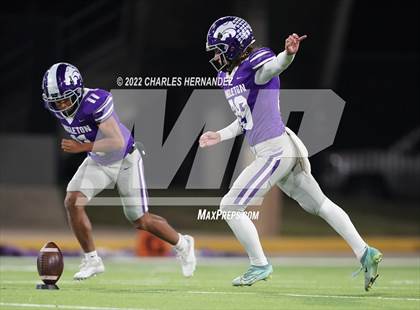 Thumbnail 1 in Angleton vs. College Station (UIL 5A Division I Area Playoff) photogallery.
