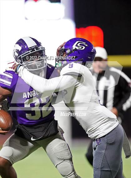 Thumbnail 1 in Angleton vs. College Station (UIL 5A Division I Area Playoff) photogallery.